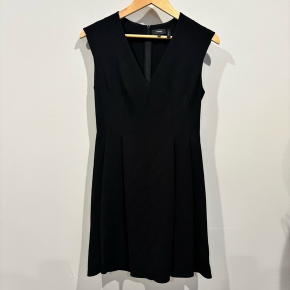 NWOT! Theory Pleated Cap Sleeve‎ Black Classic Crepe A-line Dress V-neck Size 4 - Picture 3 of 9